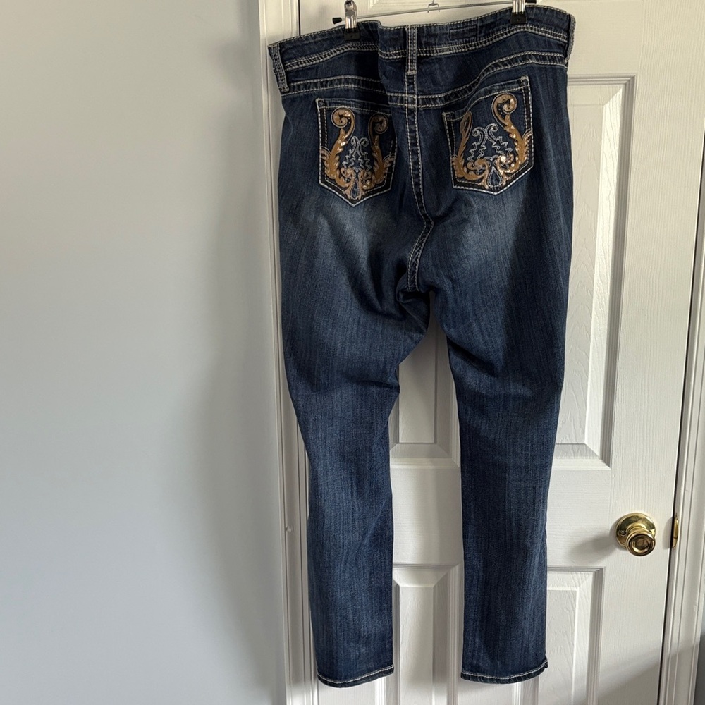 Torrid Premium Dark Blue Skinny Jeans with Back Pocket Detail Embellishment Sz20